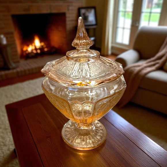 Elegant Pink Glass Candy Dish with Lid - Picture 1 of 10